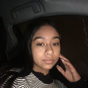 Meet your Posher, Oralia